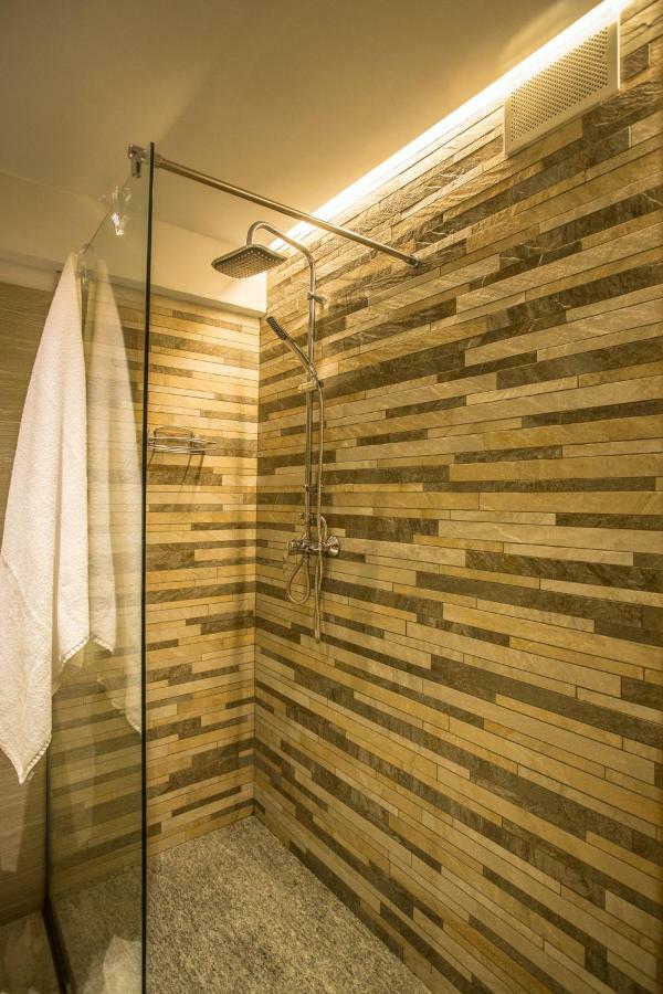 Alpine Rooms Guesthouse Брей-Червиния Экстерьер фото